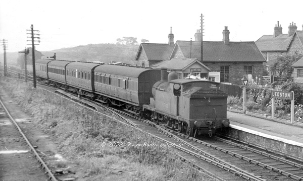 Click for full size image in a pop-up window. Use 'X' to close